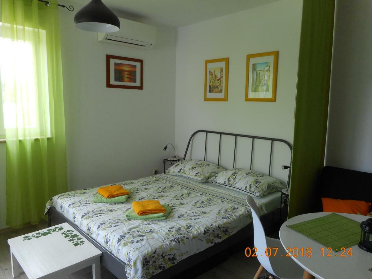 Studio Relax Punat Exterior foto